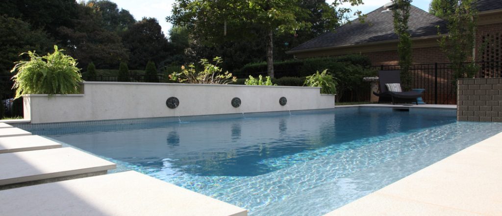 Custom Swimming Pool Design & Landscaping