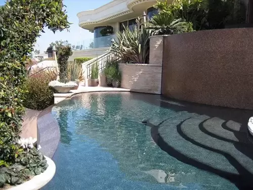 Custom swimming pool design